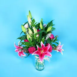 Fuchsia Lily Splendor Vase 0020